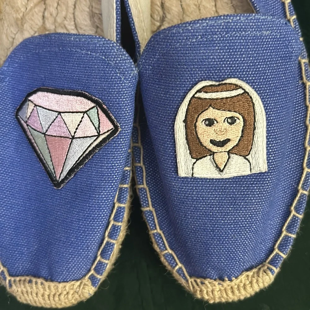 Soludos Blue Canvas Espadrilles with Pink Diamond and Beige Face Patch - size 6